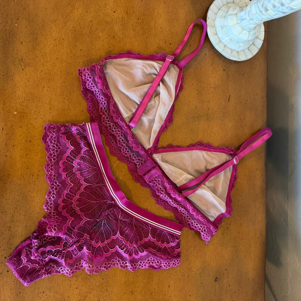 Fredericks of Hollywood Pink Lace Bralette & Panty Set Size M - Picture 3 of 7
